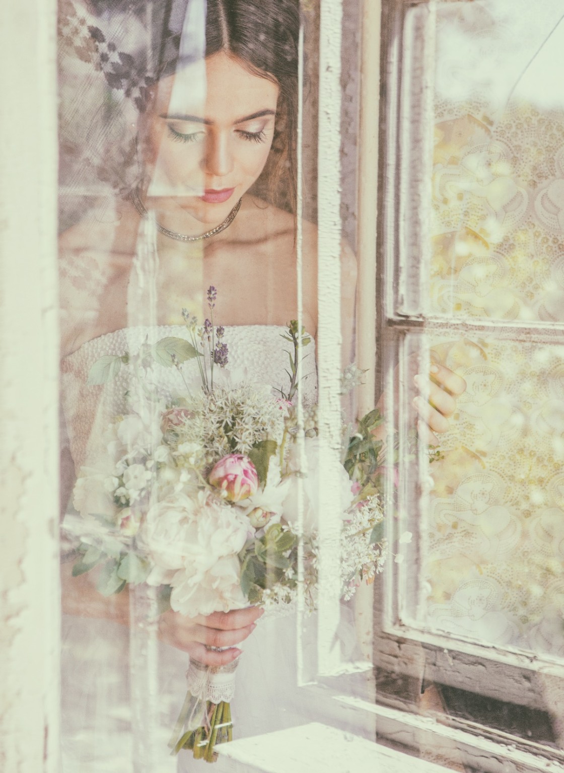 Hair & Make-Up: Sandy Ullrich, Foto: Claudia Gerhard, Model: Franziska Charlotte, Kleid: Anne Wolf Brautkleider