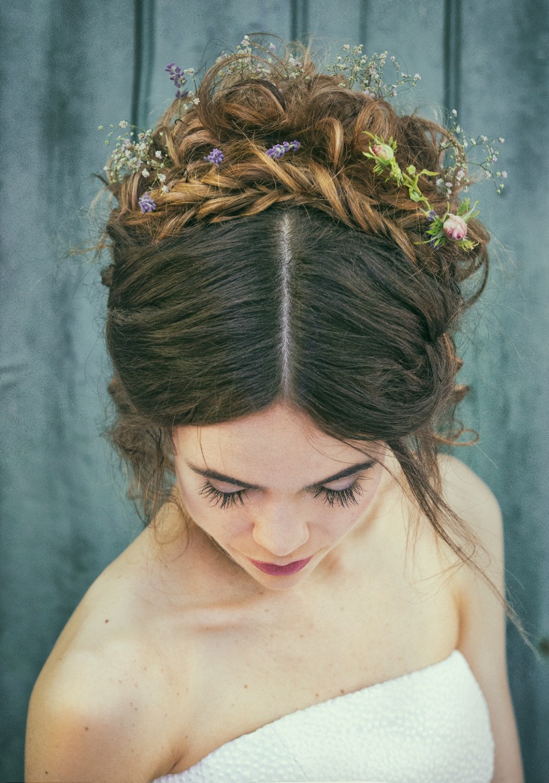 Hair & Make-Up: Sandy Ullrich, Foto: Claudia Gerhard, Model: Franziska Charlotte, Kleid: Anne Wolf Brautkleider